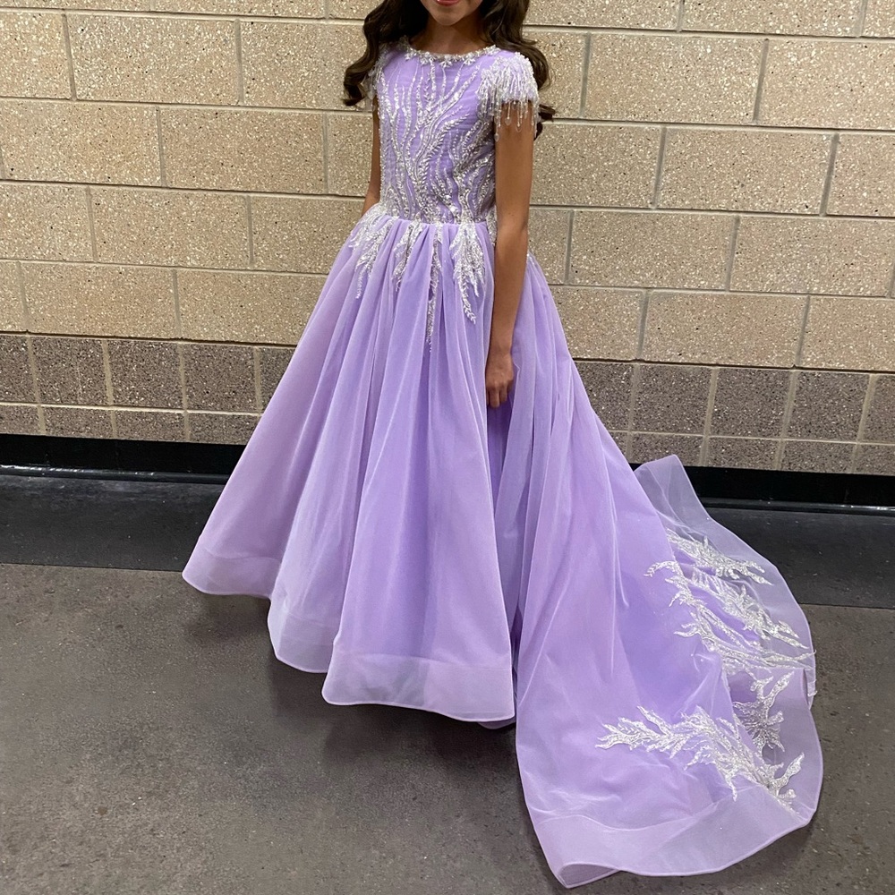 Lavendar pageant Size 10 girls. Only 1 found in US. Original from Paris, France.